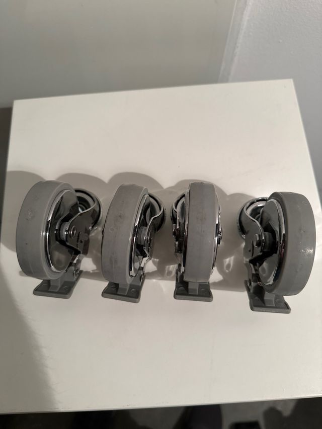 4 Ruedas IKEA Besta Metálicas