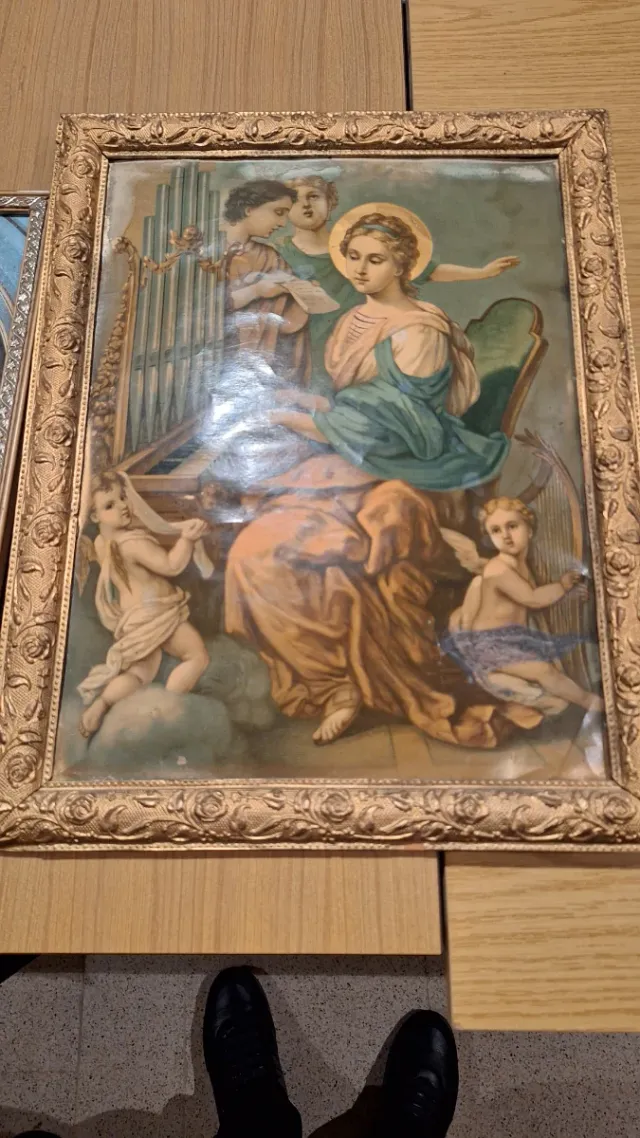 Marco de madera dorado