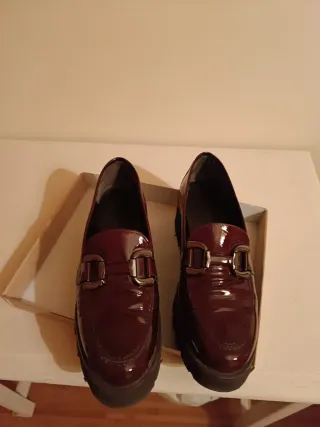 Zapatos Latouche Mujer Burdeos Charol Talla 39.