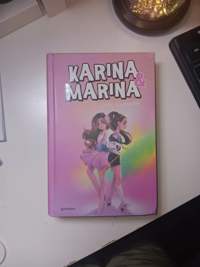 Idénticas y opuestas (Karina & Marina 1)