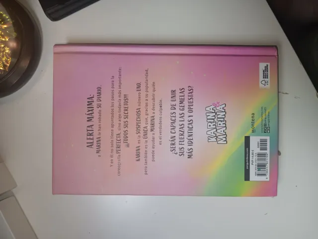 Idénticas y opuestas (Karina & Marina 1)