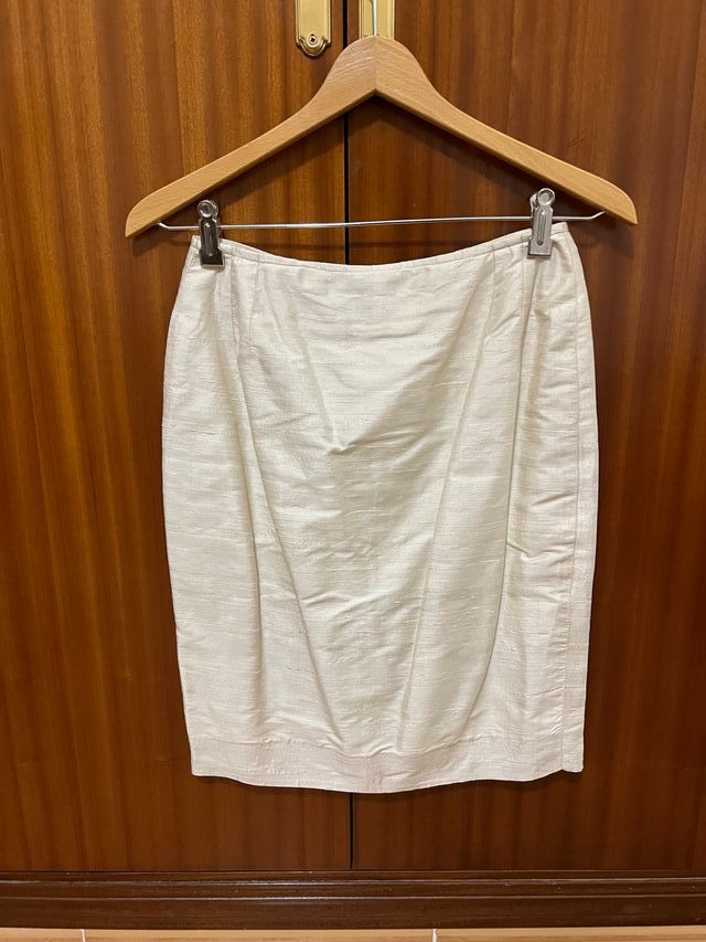 Conjunto de seda beige y blanco