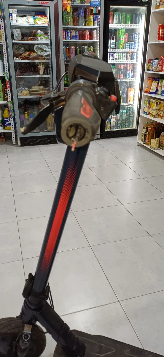 Patín Eléctrico Red Bull