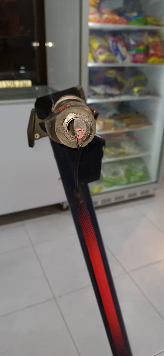 Patín Eléctrico Red Bull