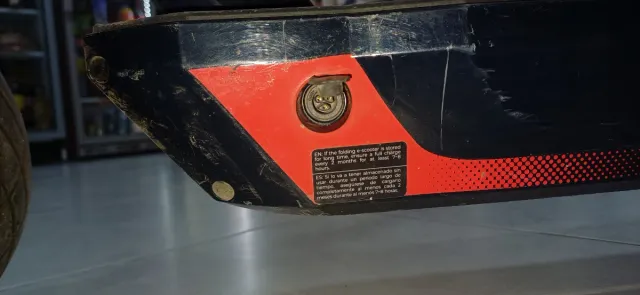 Patín Eléctrico Red Bull