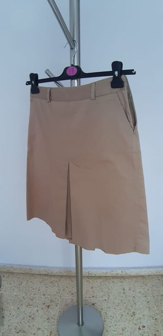 Falda midi de Zara. Totalmente nueva. Talla XS/34.