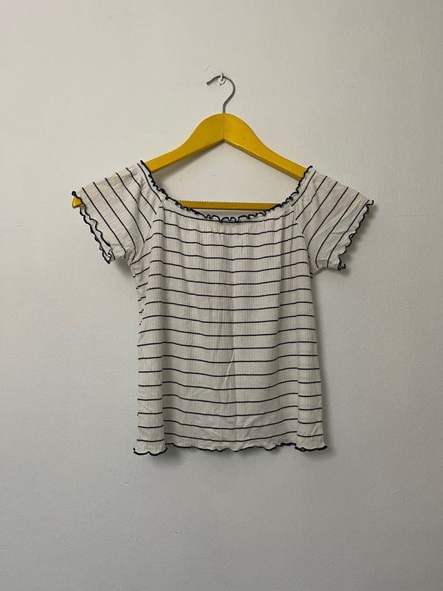 Camiseta hombros descubiertos rayas