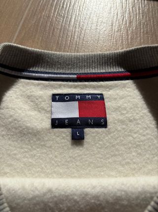 Sudadera Tommy Jeans Gris Capsule Collection