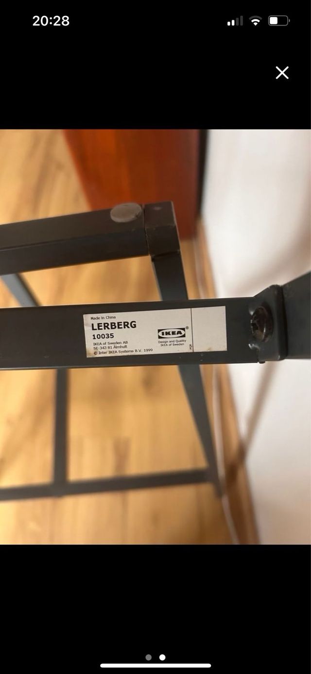 Caballetes IKEA metálicos grises