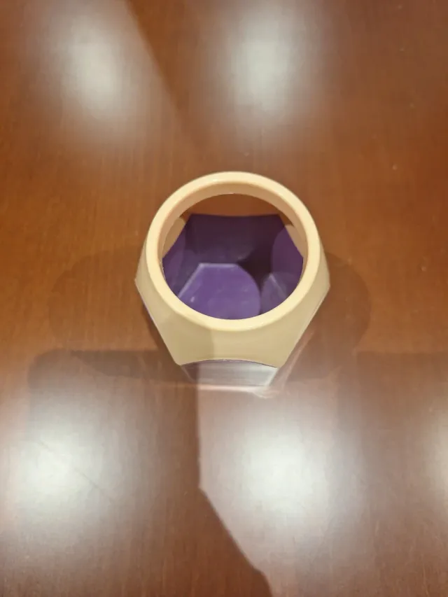 4 Botes de Pintura Morado y Crema