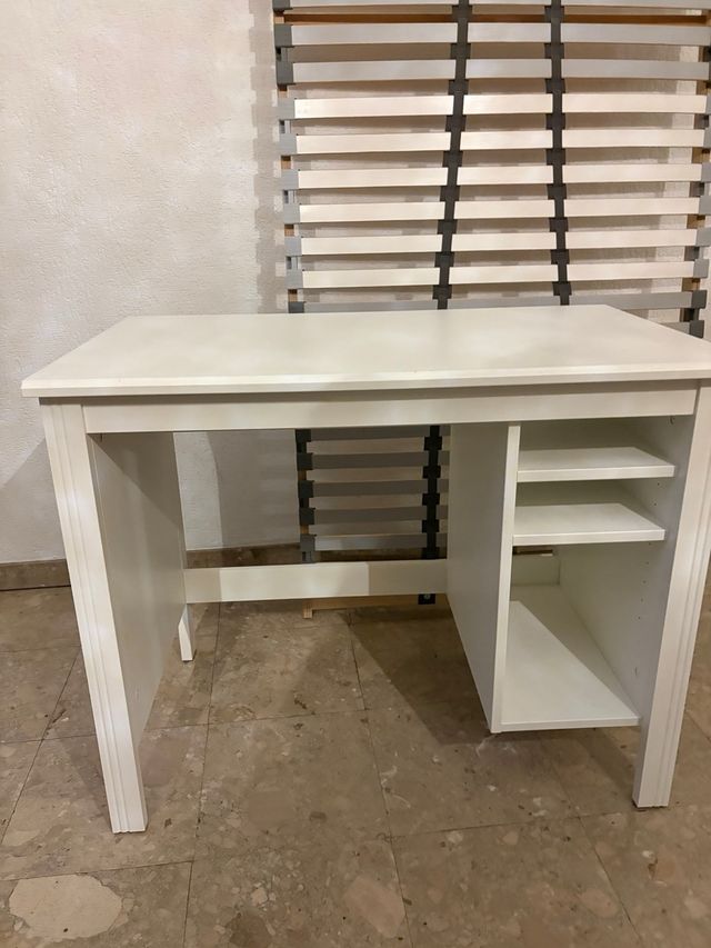 Escritorio infantil blanco