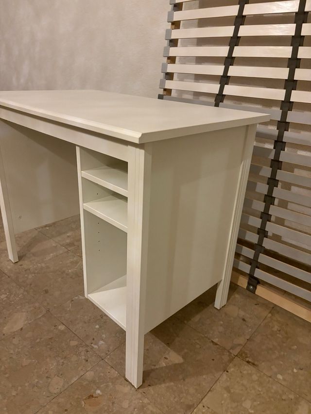 Escritorio infantil blanco