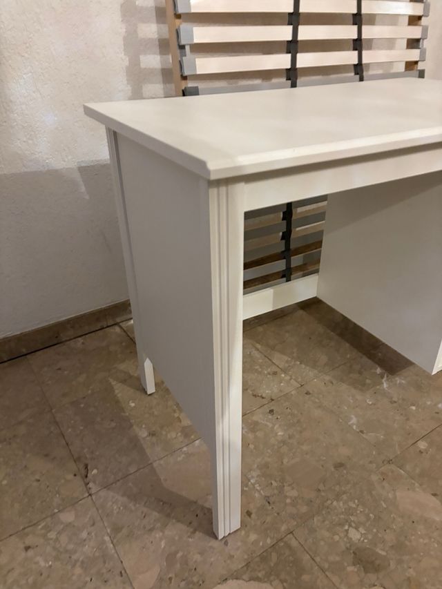 Escritorio infantil blanco