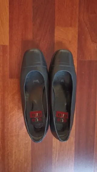 Zapatos de piel negros talla 38