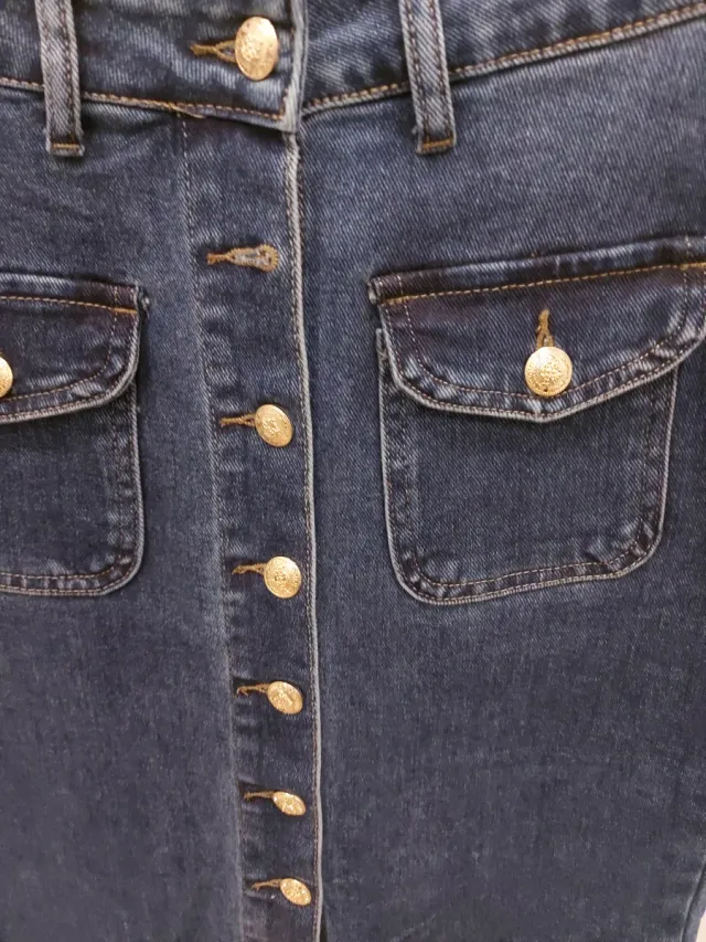 Falda midi vaquera botones