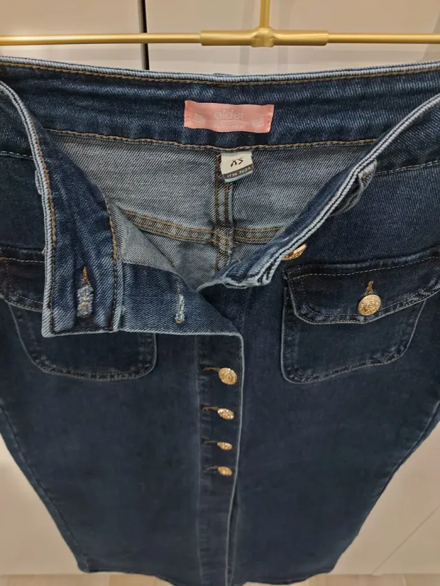 Falda midi vaquera botones