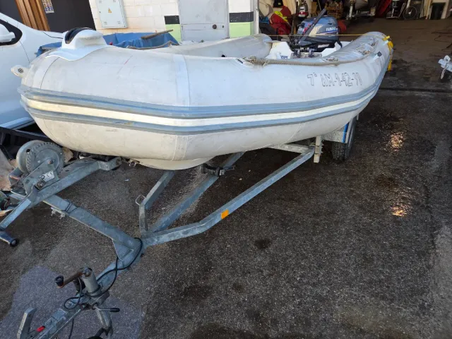 Zodiac 4m con remolque sin motor