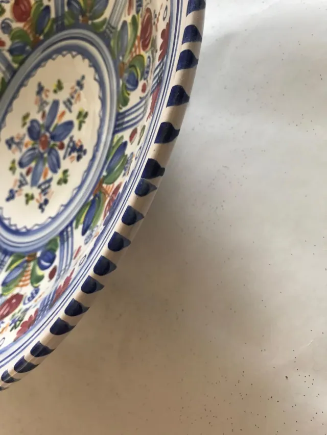 Plato decorativo cerámica pintado a mano