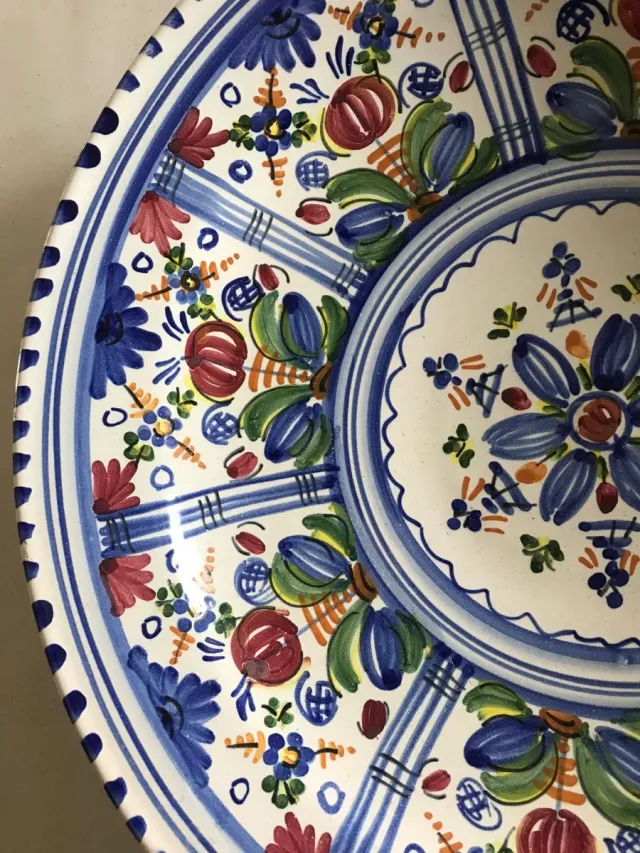 Plato decorativo cerámica pintado a mano