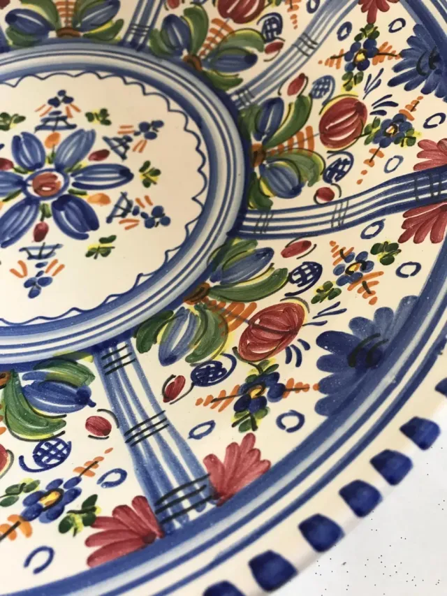 Plato decorativo cerámica pintado a mano