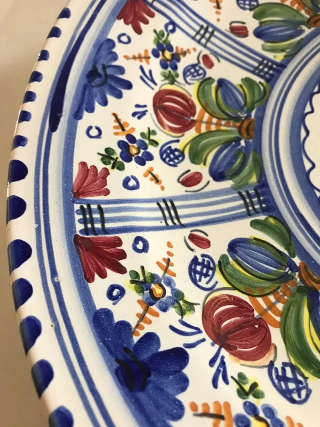 Plato decorativo cerámica pintado a mano