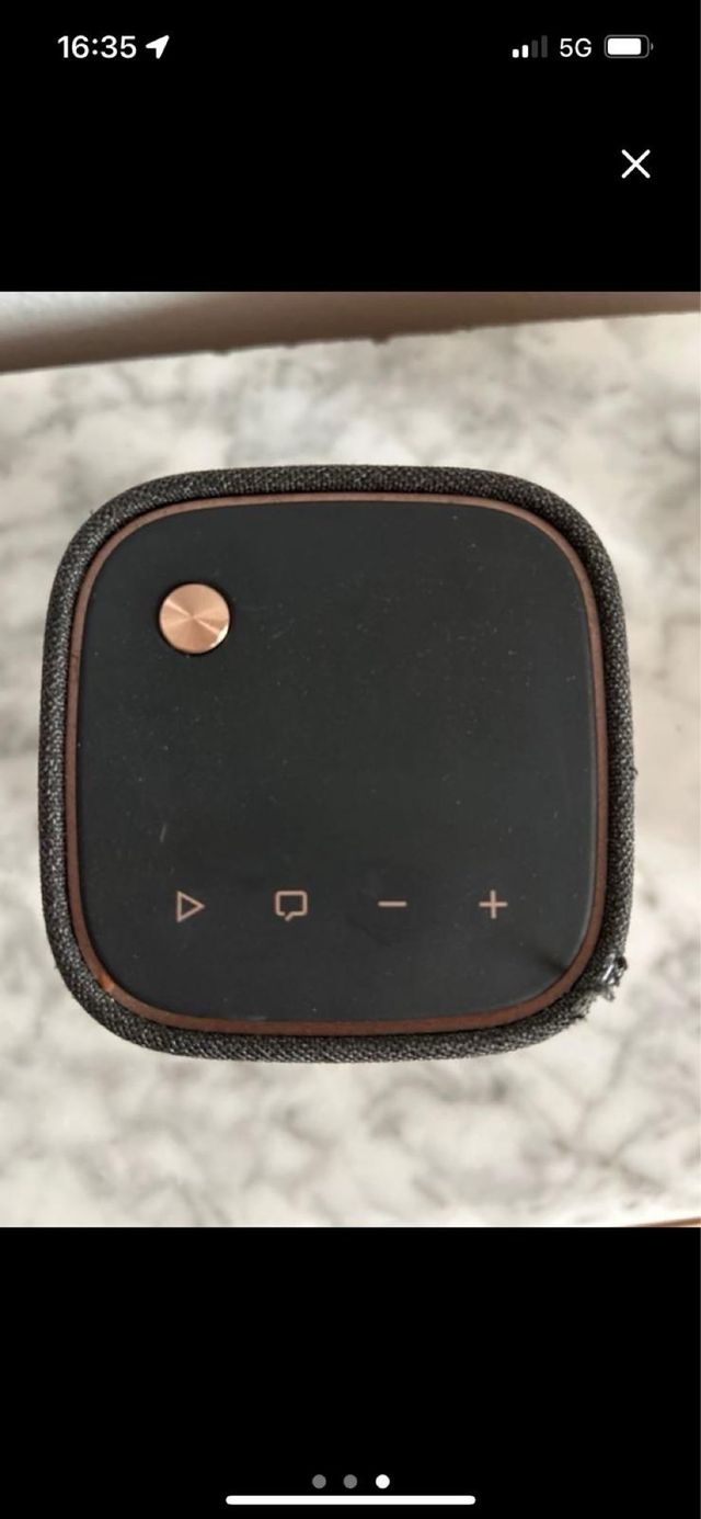 Altavoz Portátil Yamaha Negro y Dorado