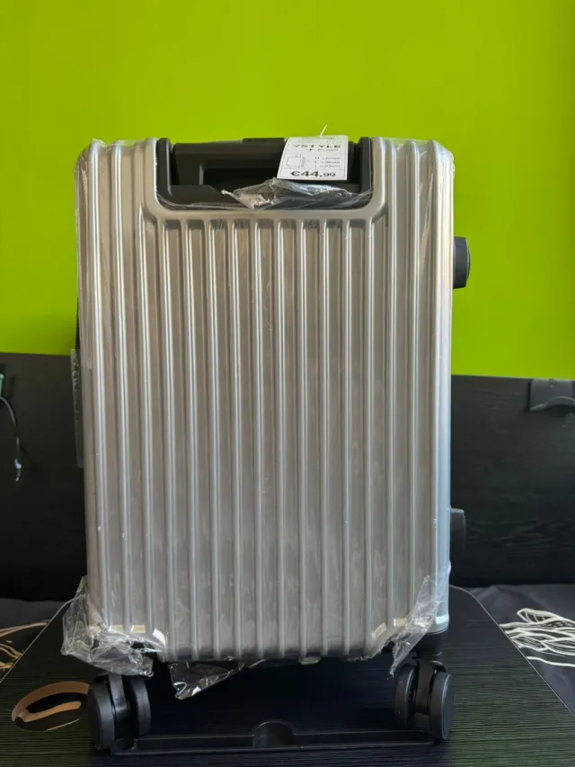 Maleta 57cm 20 Plata Auténtica Nueva