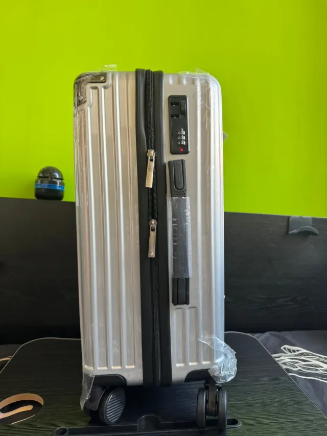 Maleta 57cm 20 Plata Auténtica Nueva