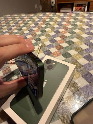 iPhone 13 mini 128GB con custodia, scatola e cavo di ricarica