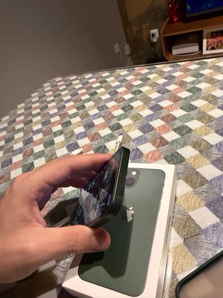 iPhone 13 mini 128GB con custodia, scatola e cavo di ricarica