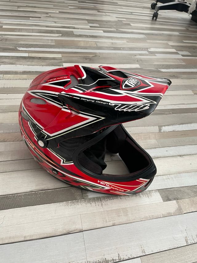 Casco BMX Niño Rojo y Negro