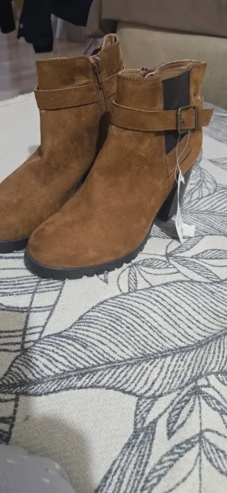 Botines tacón marrón talla 39
