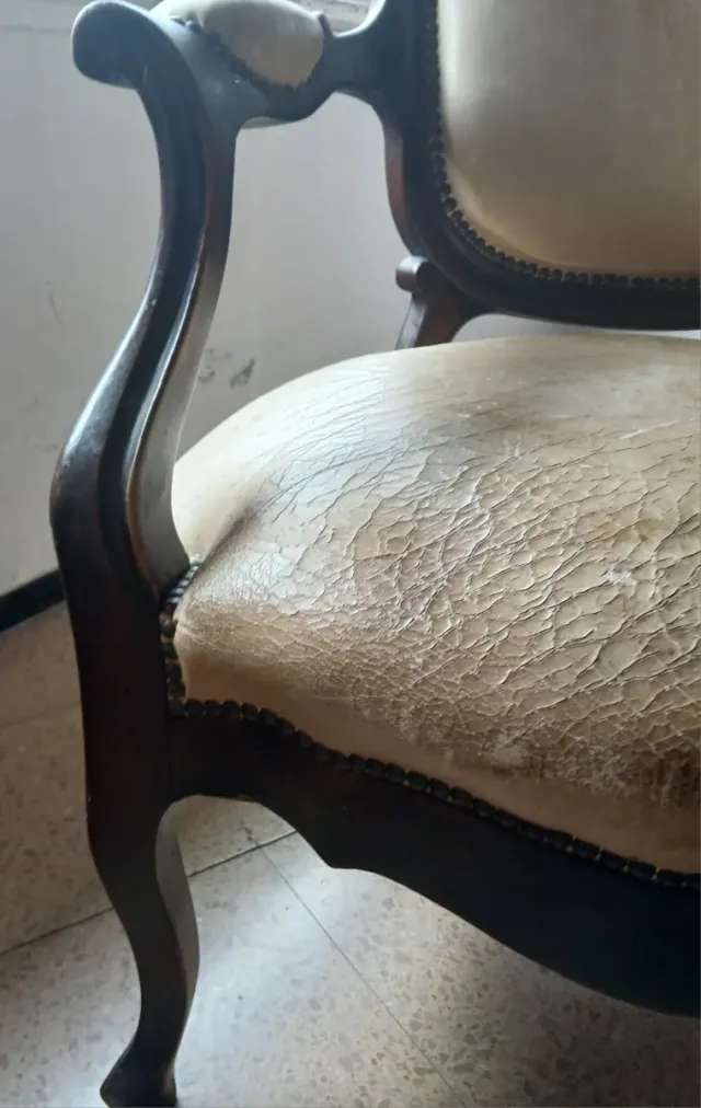 Sillón Isabelino antiguo para retapizar