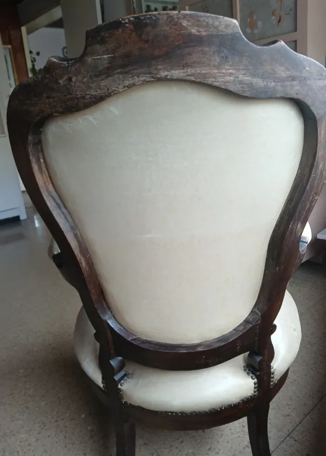Sillón Isabelino antiguo para retapizar