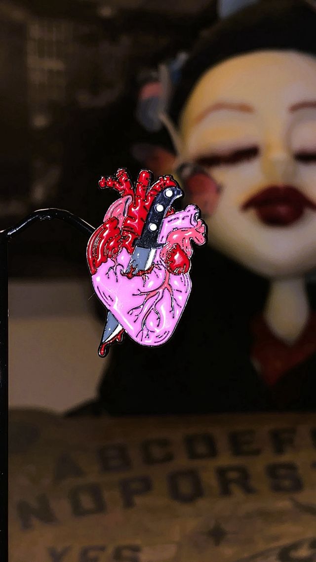 Pack 4 pins anatómicos Mind & Heart Ed. Limitada