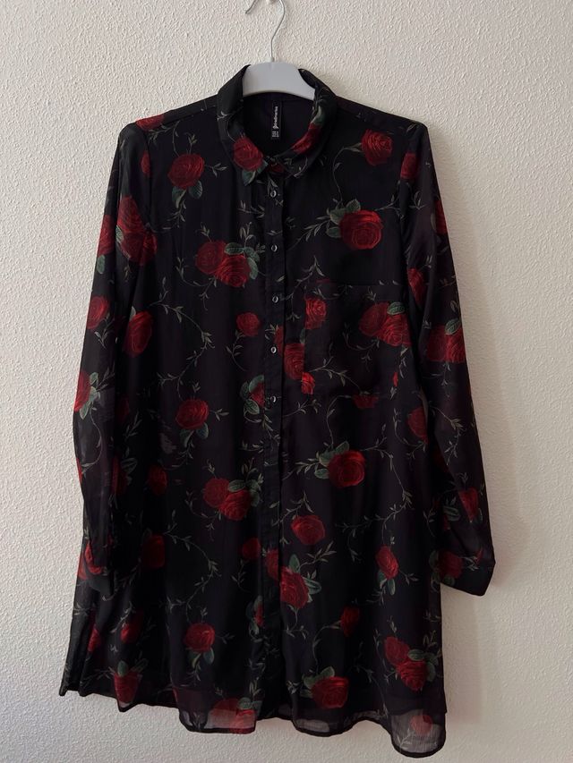Vestido Stradivarius flores rojas manga larga M