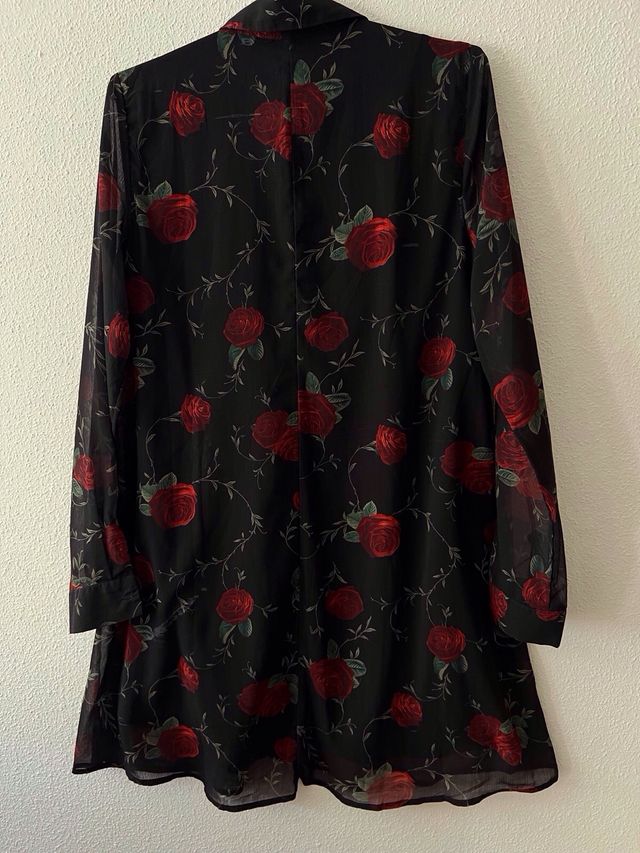 Vestido Stradivarius flores rojas manga larga M