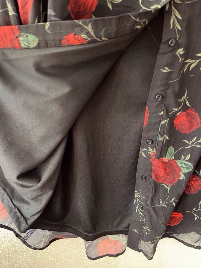 Vestido Stradivarius flores rojas manga larga M