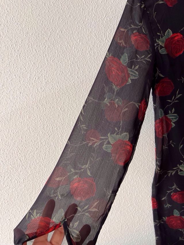 Vestido Stradivarius flores rojas manga larga M