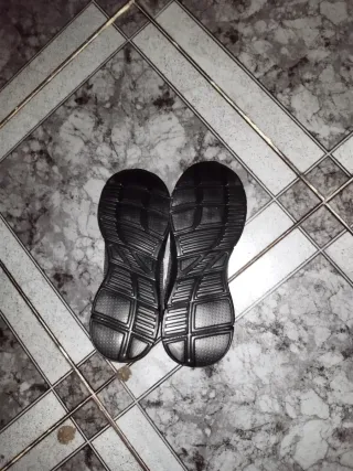 Zapatillas negras talla 39 sin usar