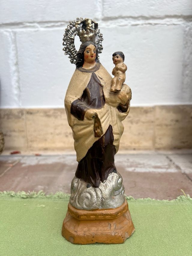 Collezione di 7 antiche figure religiose in terracotta