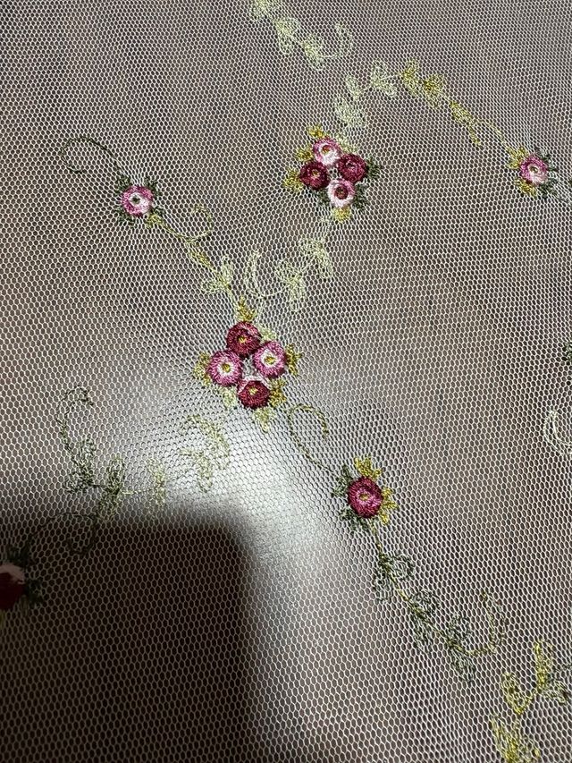 Tovaglia Tulle Ricamata Fiori Rosa Verde