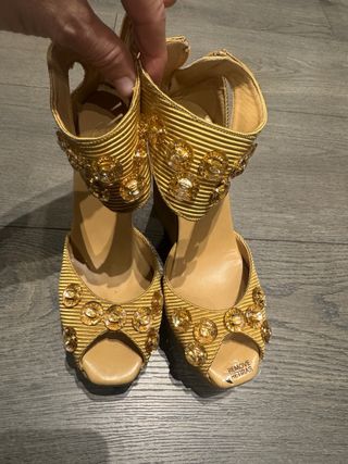 Sandalias Castañer doradas Talla 37