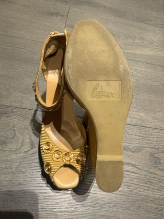 Sandalias Castañer doradas Talla 37