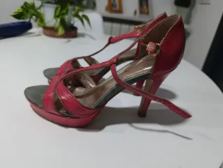 Zapatos de tacón rojos Café Noir talla 38, de piel