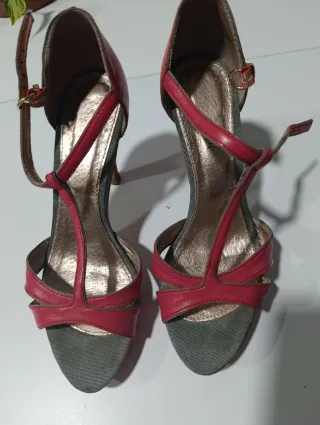 Zapatos de tacón rojos Café Noir talla 38, de piel