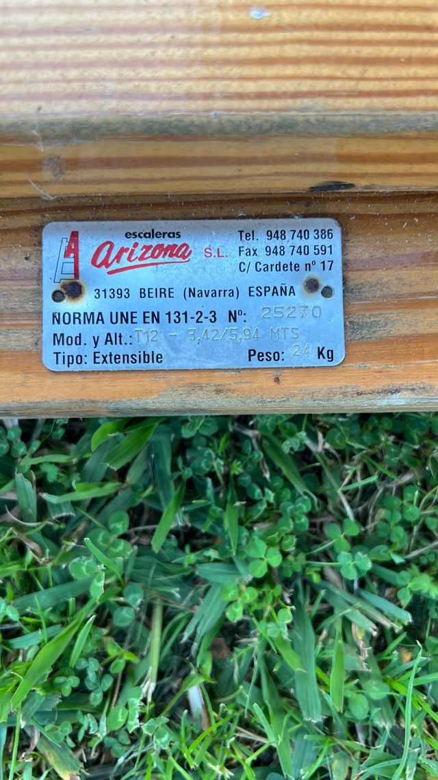 Escalera de madera plegable