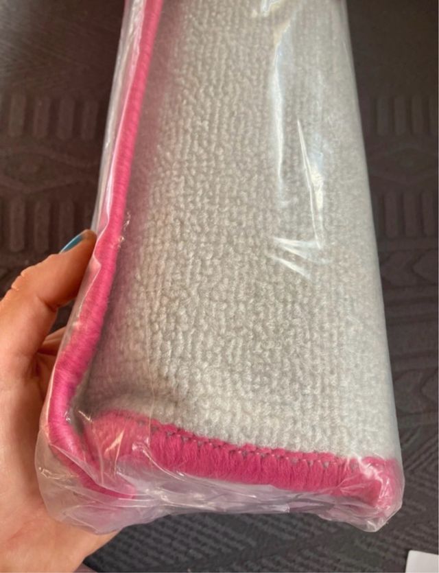 Alfombra Barbie Rosa y Blanca