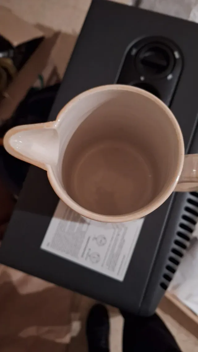 Jarra de porcelana con flores