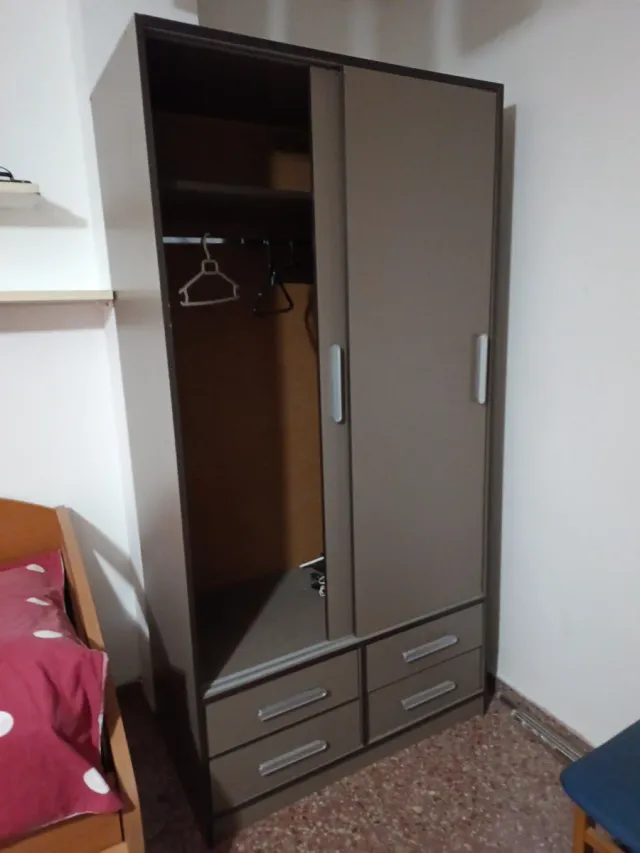 Armario puertas correderas y 4 cajones
